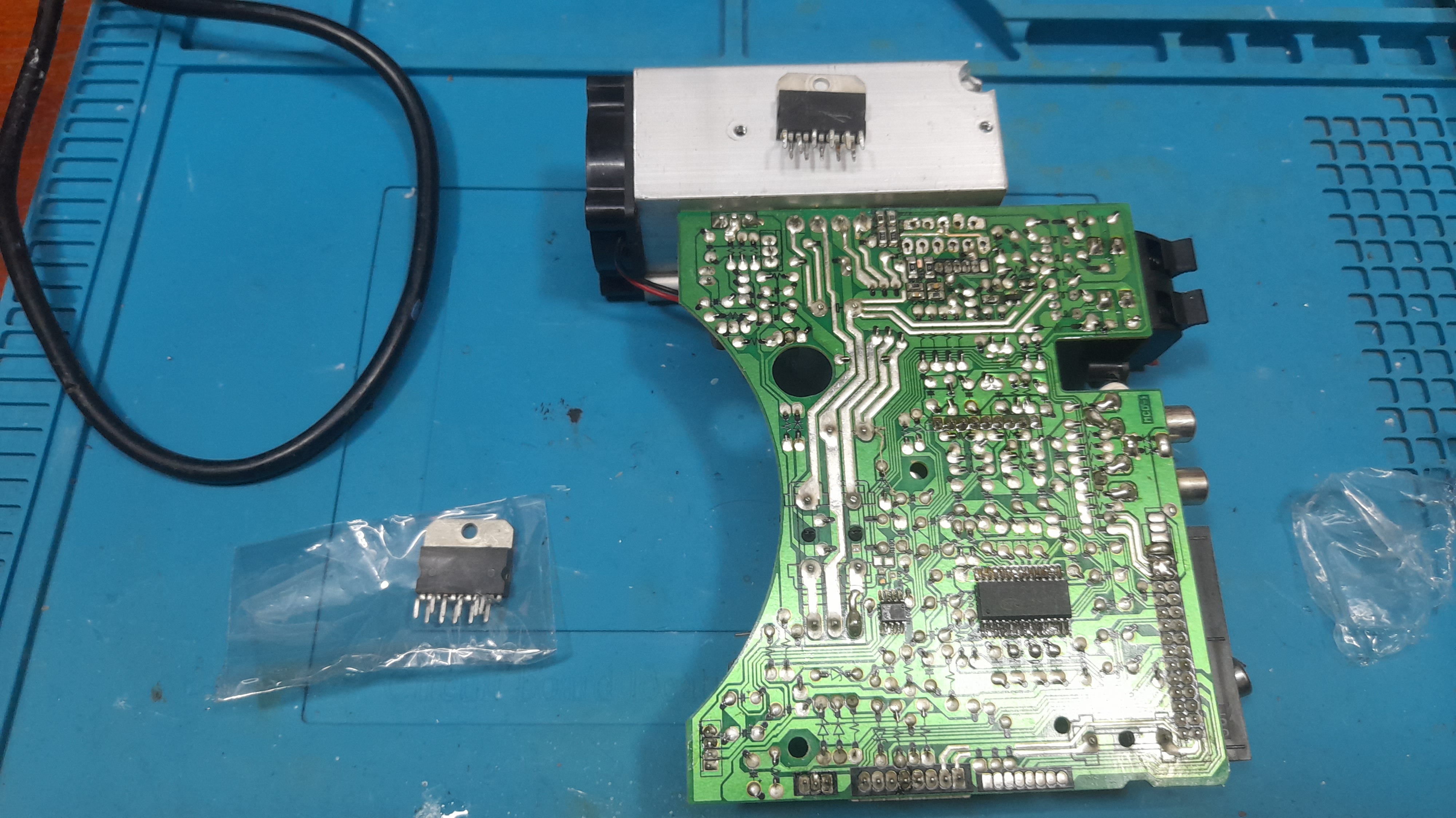 Servicio de Diagnóstico Philips MCD 700 dvd micro system.